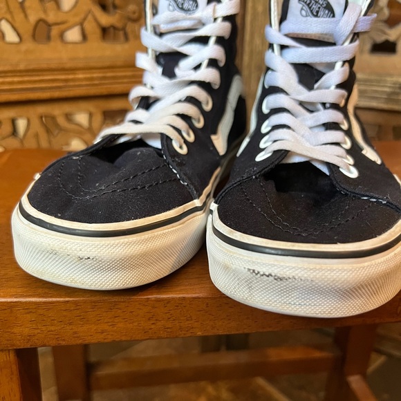 VANS - Picture 2 of 5